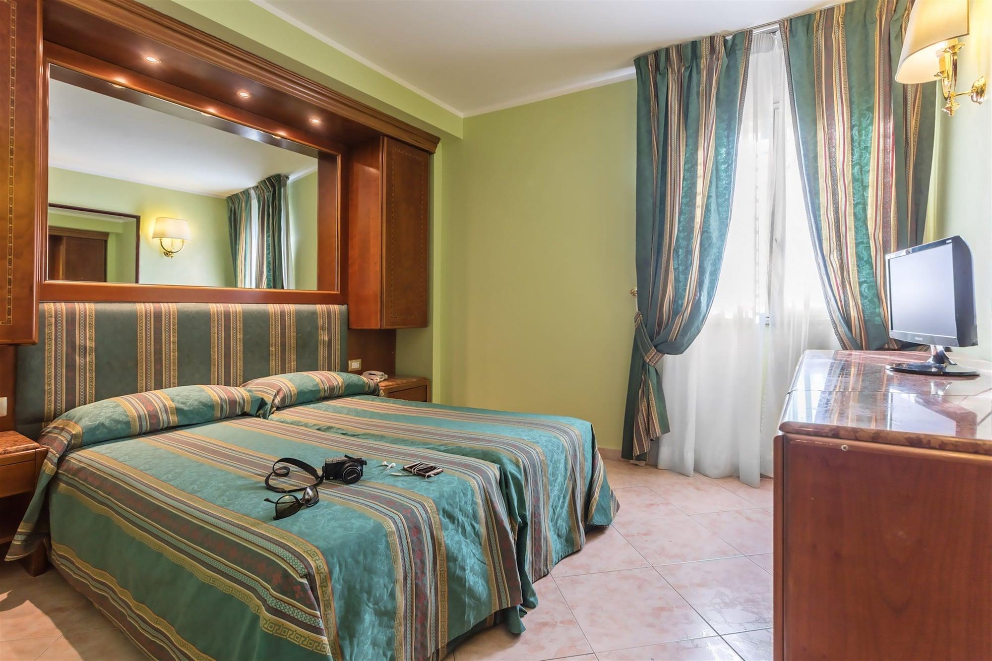 Raeli Hotel Siracusa Рим Екстериор снимка