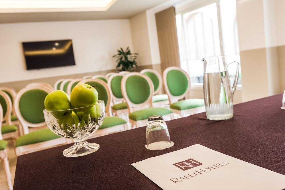 Raeli Hotel Siracusa Рим Екстериор снимка