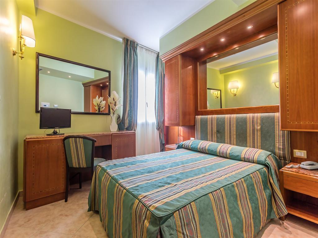 Raeli Hotel Siracusa Рим Екстериор снимка