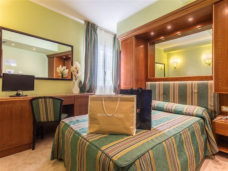 Raeli Hotel Siracusa Рим Екстериор снимка