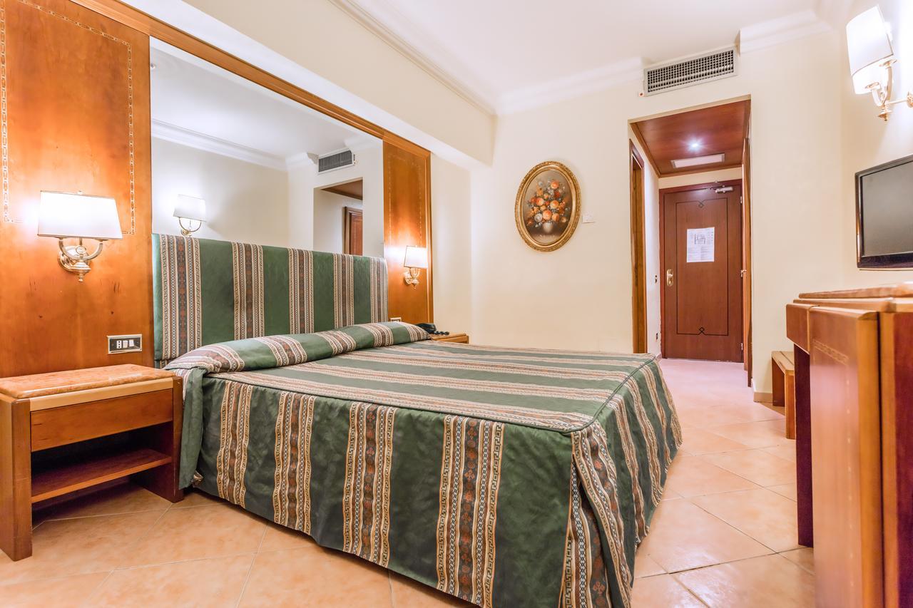 Raeli Hotel Siracusa Рим Екстериор снимка