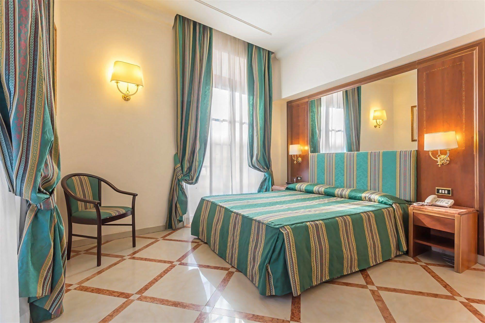 Raeli Hotel Siracusa Рим Екстериор снимка