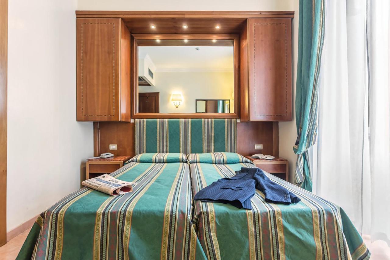 Raeli Hotel Siracusa Рим Екстериор снимка
